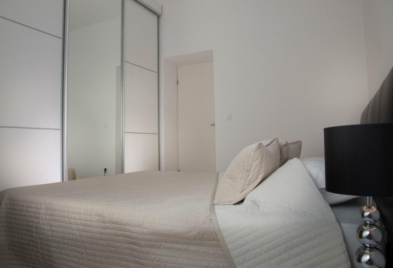 Apartments Victoria Dubrovnik Bagian luar foto